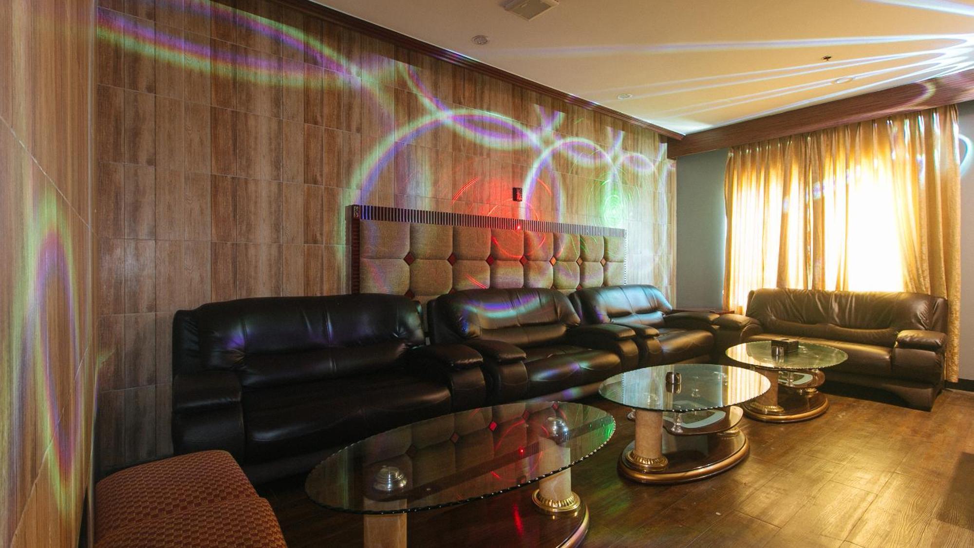 Reddoorz Premium At Jjimjbang Hotel Spa مانيلا المظهر الخارجي الصورة