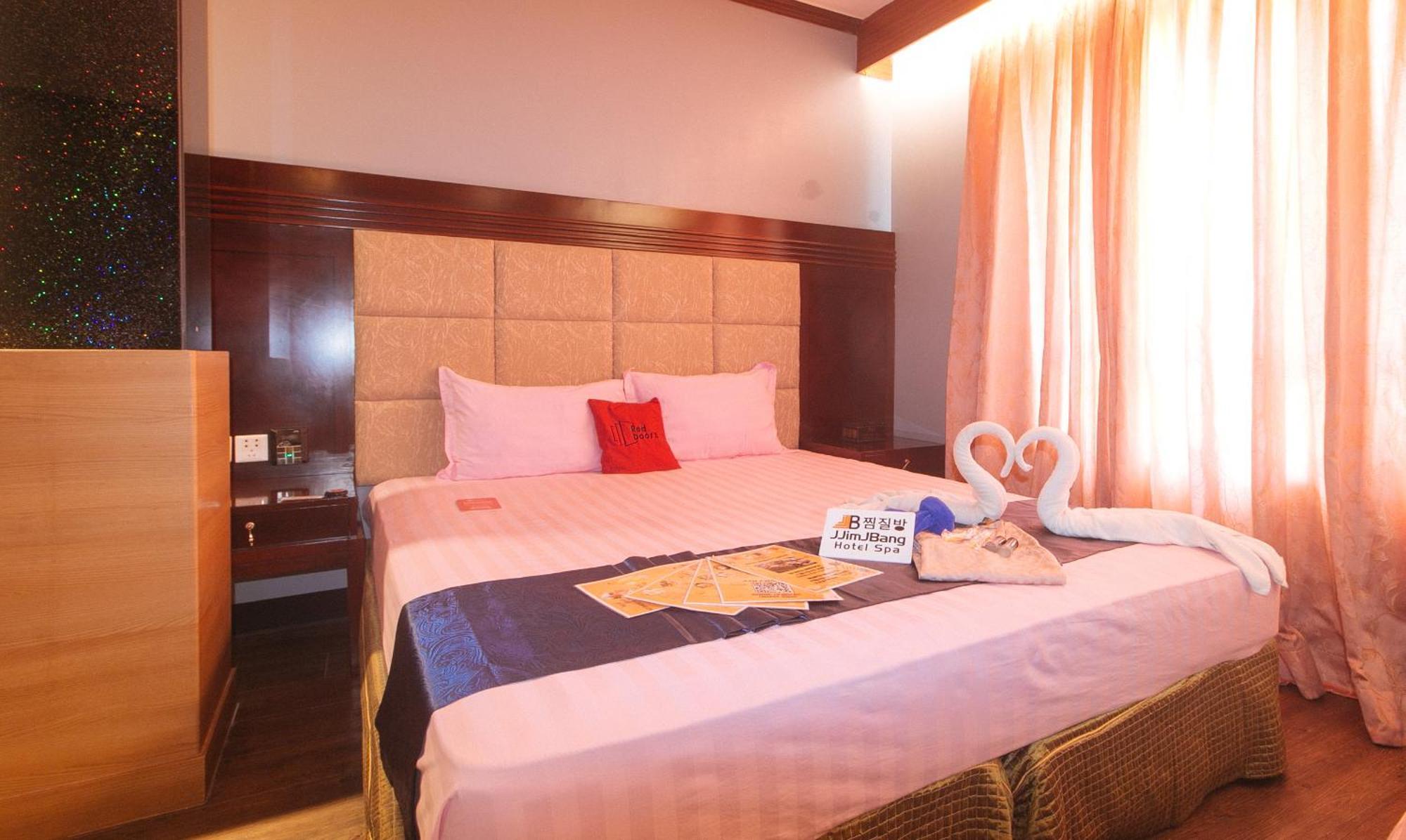 Reddoorz Premium At Jjimjbang Hotel Spa مانيلا المظهر الخارجي الصورة